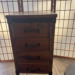 Night Stand / Mini Dresser 