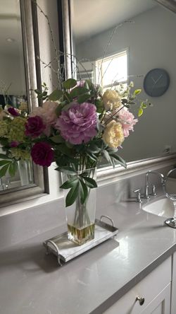 Artificial flower arrangements