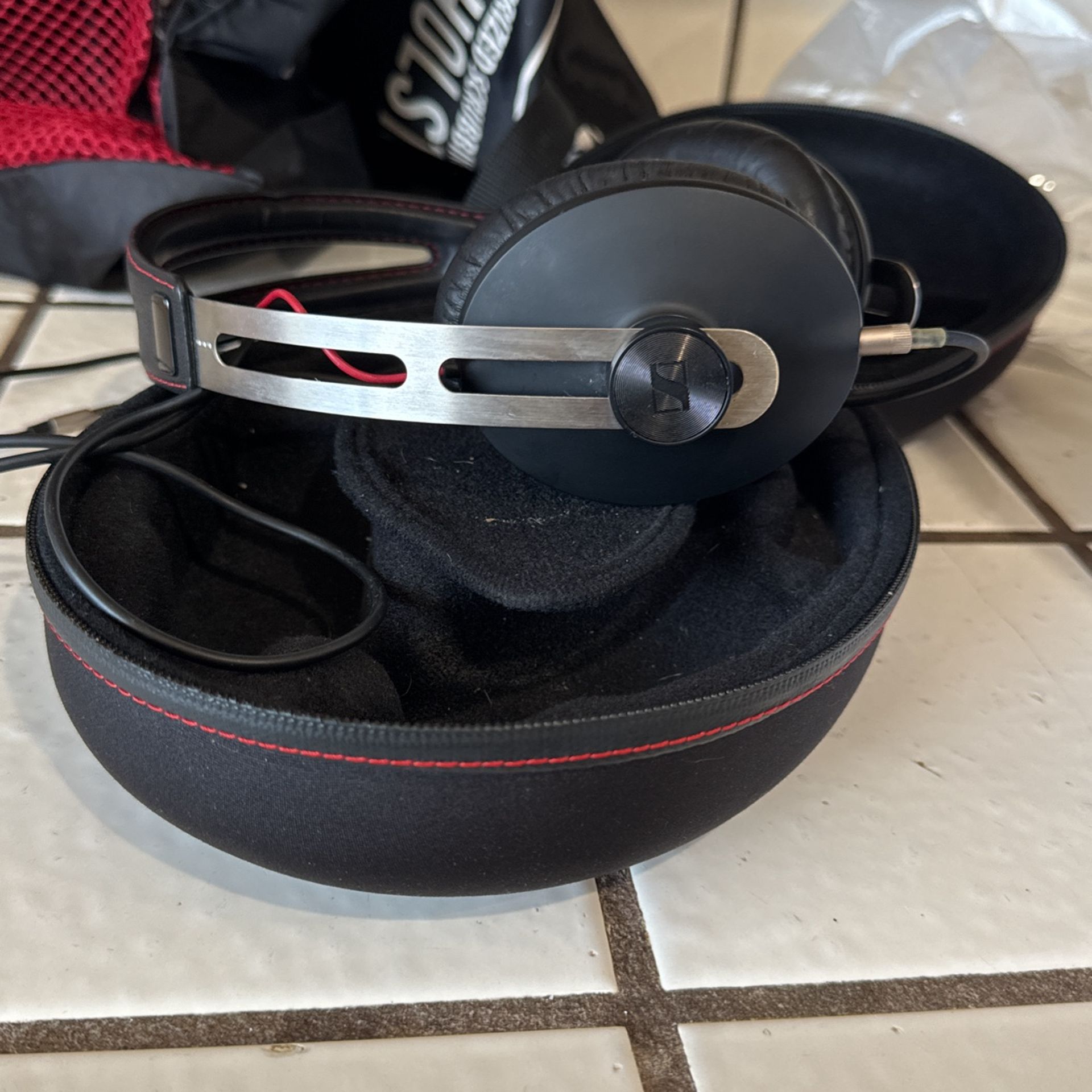 Sennheiser On-Ear Headphones – Momentum Black