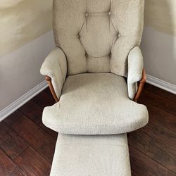 Rocking Chair With ottoman$100
