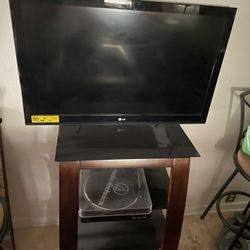 LG tv 42 Inch 1080p With Stand 
