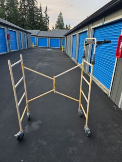 Used 4’ Rolling Scaffold