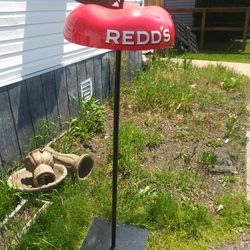redd's apple ale display