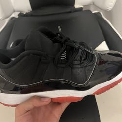 Jordan 11 low bred’s. Size 6y