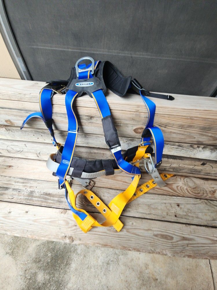 NEW Safety Harness And Yo-yo