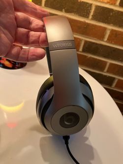 Beats Studio Wireless headphones model B0501 Older pair but very well taken care of and works awesome