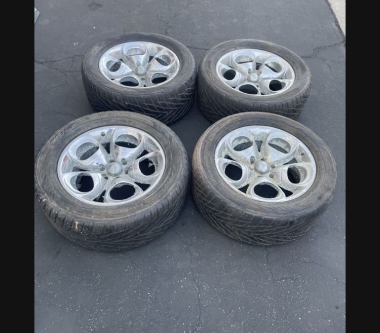 4 X 305/50r20 6x5.5 6x139.7 Chrome Rims Good 80% Tires Treads!