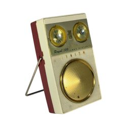Zenith Royal 500 Long Distance Eight Transistors Gold/Ivory Radio - WORKS