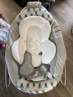 Ingenuity Baby Bouncer with Vibration