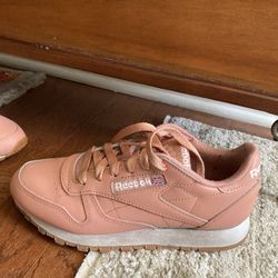Fun peachy keen retro reeboks retro Apex