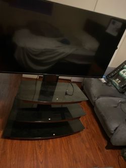 45” Samsung tv with tv stand and roku