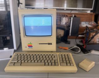 Apple Macintosh Plus 1MB M0001A Vintage Computer w/ Keyboard Mouse Targus Bag