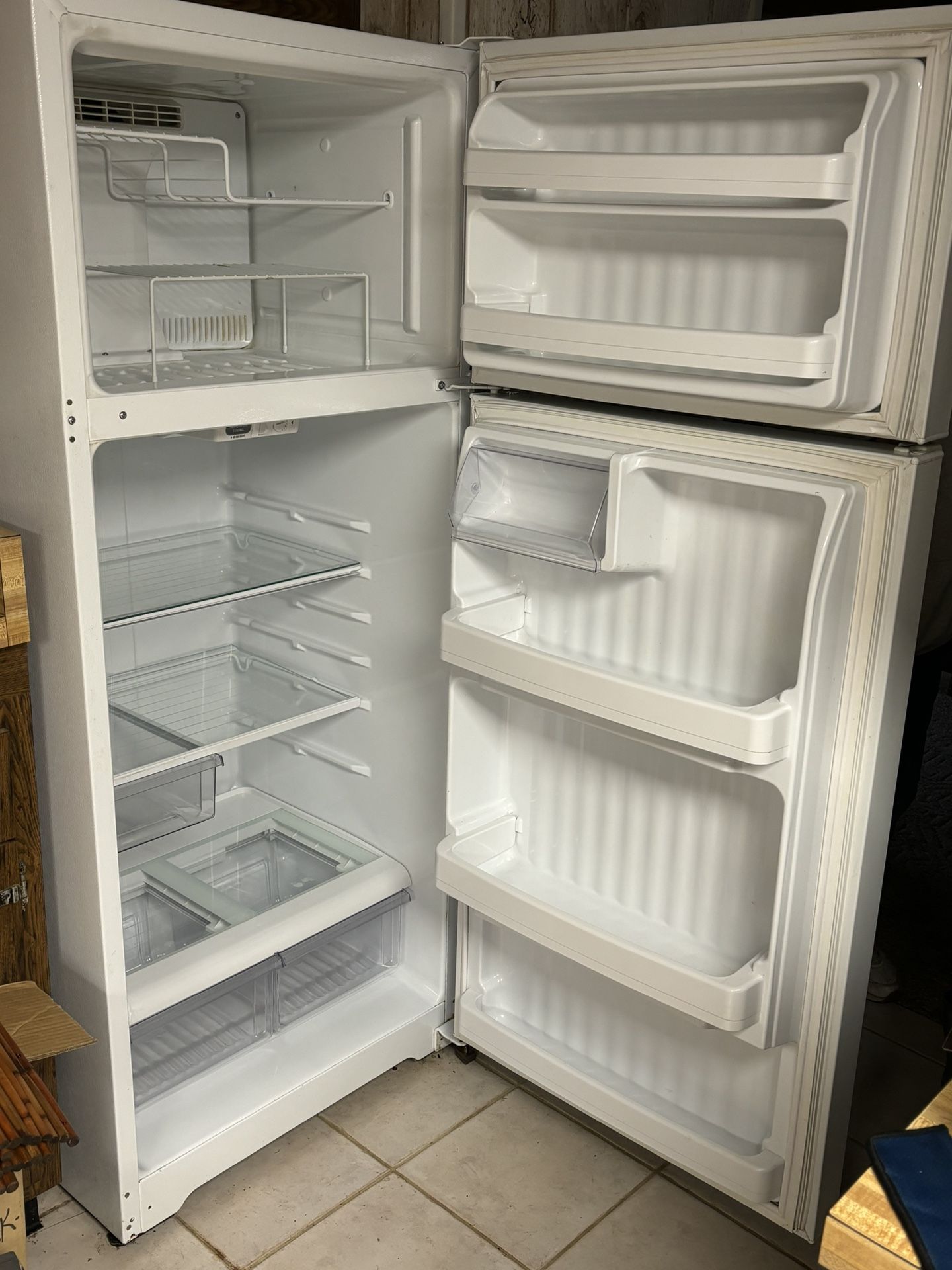 GE Refrigerator 