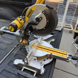 Dewalt 12” Sliding Compound Miter Saw