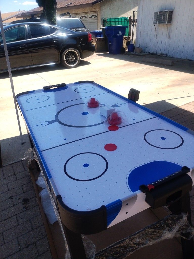 Air Hockey Table