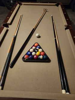 POOL TABLE