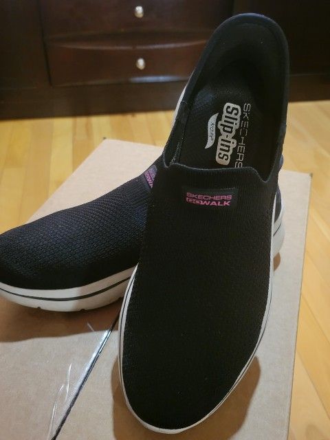SKETCHES (SLIP-INS)   SHOES & SIZE 9 ......😊😍