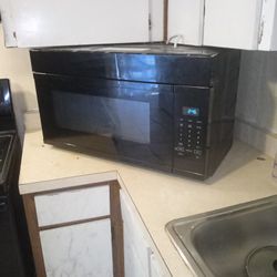 Very Nice Works Excellent Only Two Years Old Above The Range Or Countertop Microwave