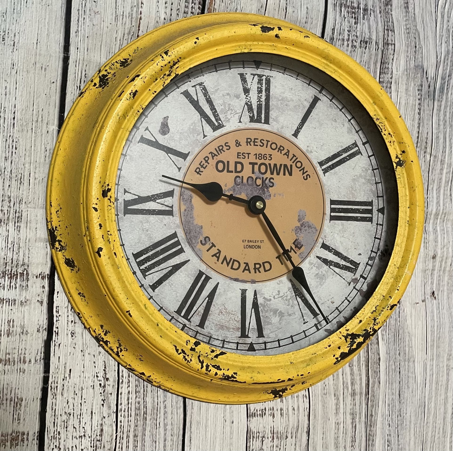 Clock / OLD TOWN 14.5" WALL CLOCK Standard Time Est. 1863 Clock Home Decor Rustic / Yellow