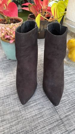 Mossimo black suede ankle boots seize 8