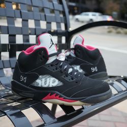Jordan Retro 5 Supreme 