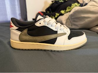 Jordan 1 low Travis Scott size 9.5