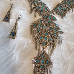 $75.00 - Statement Necklace & Earings Set!  Vintage Lisner Brand!  Weighted Silver Tone & Blue Turquoise Gems!