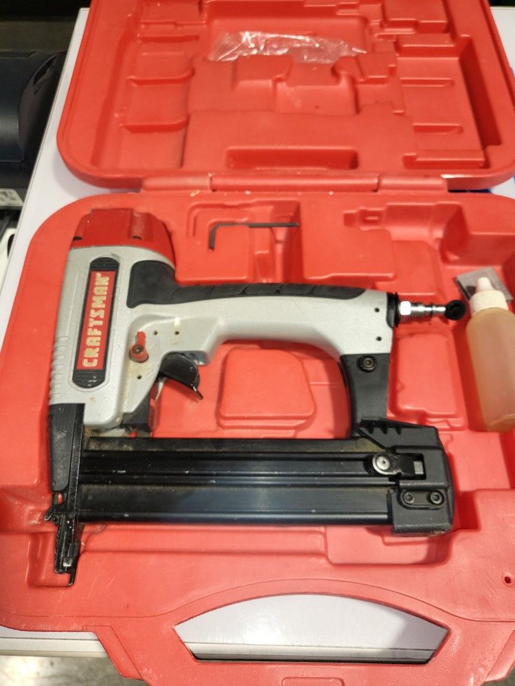 Craftsman 18 Guage 2in1 Nailer/Stapler