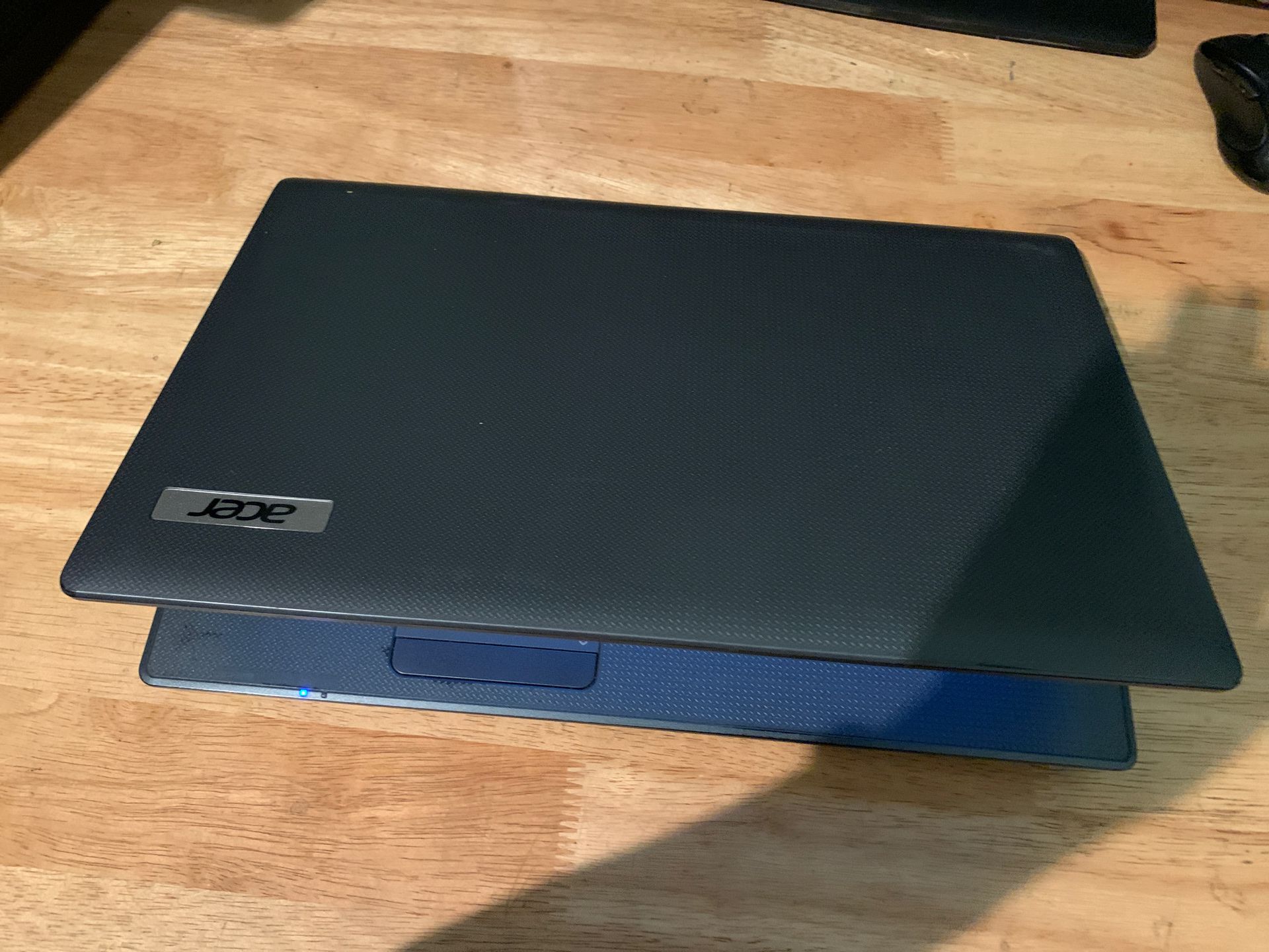 ACER laptop 15.6” intel 2.13GHz 4GB 500GB