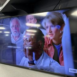 50” Vizio TV (831)(022)(1) no remote or legs Vizio v505-g9