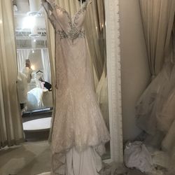 NWT Mermaid Style Lace Wedding Gown