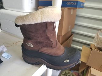 North Face boots size 7