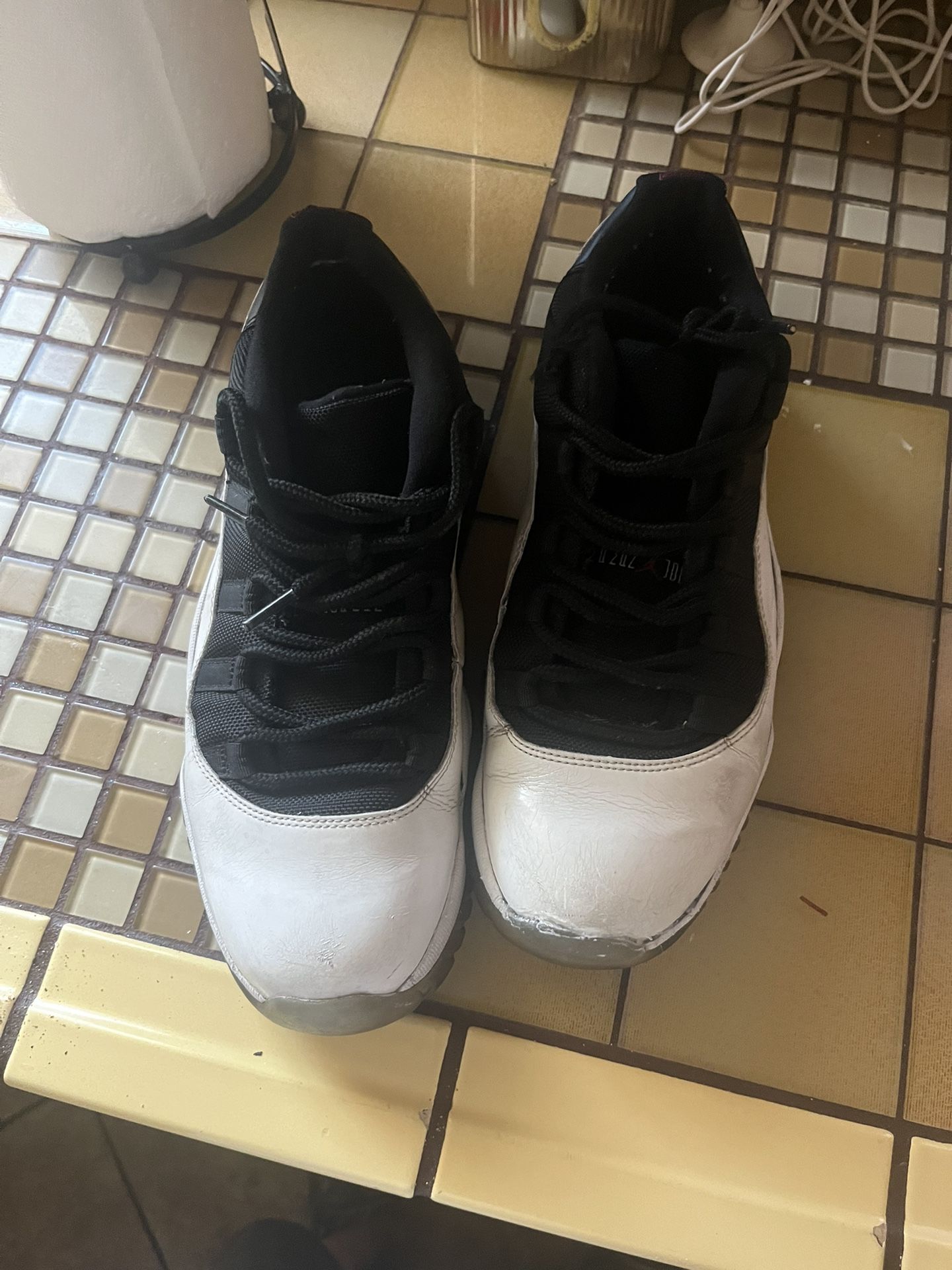 Jordan 11s