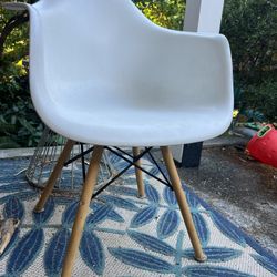 Modern White Chair 