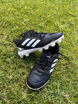 Youth baseball cleats