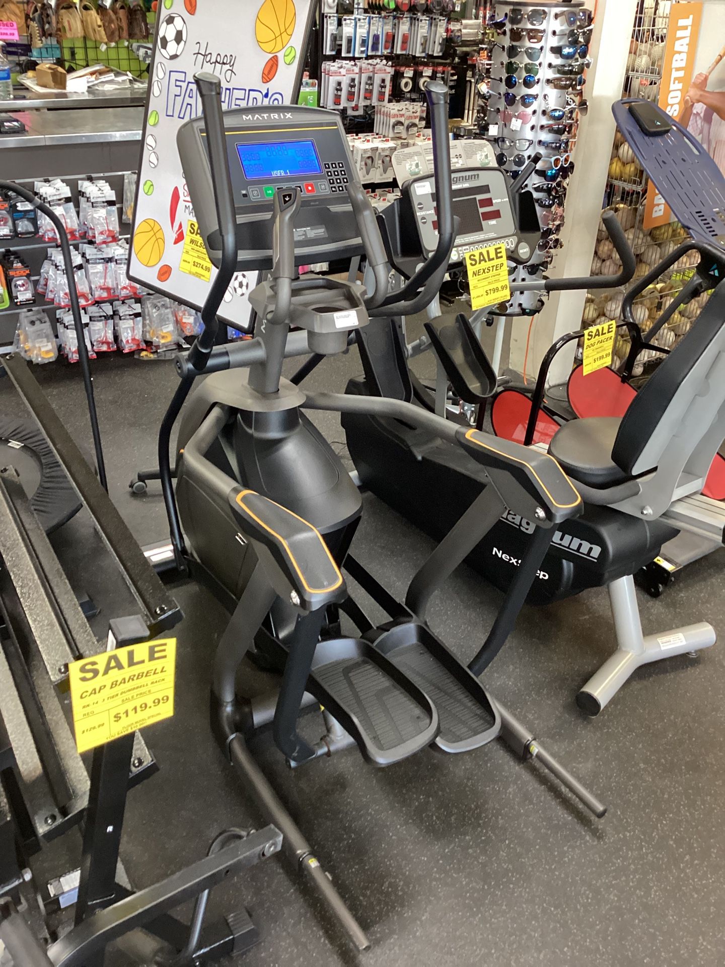 Matrix E30 High End Elliptical Cross Trainer Like New With Warranty MSRP $3400