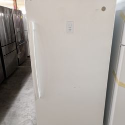GE FUF17DLRWW
33 Inch Upright Freezer