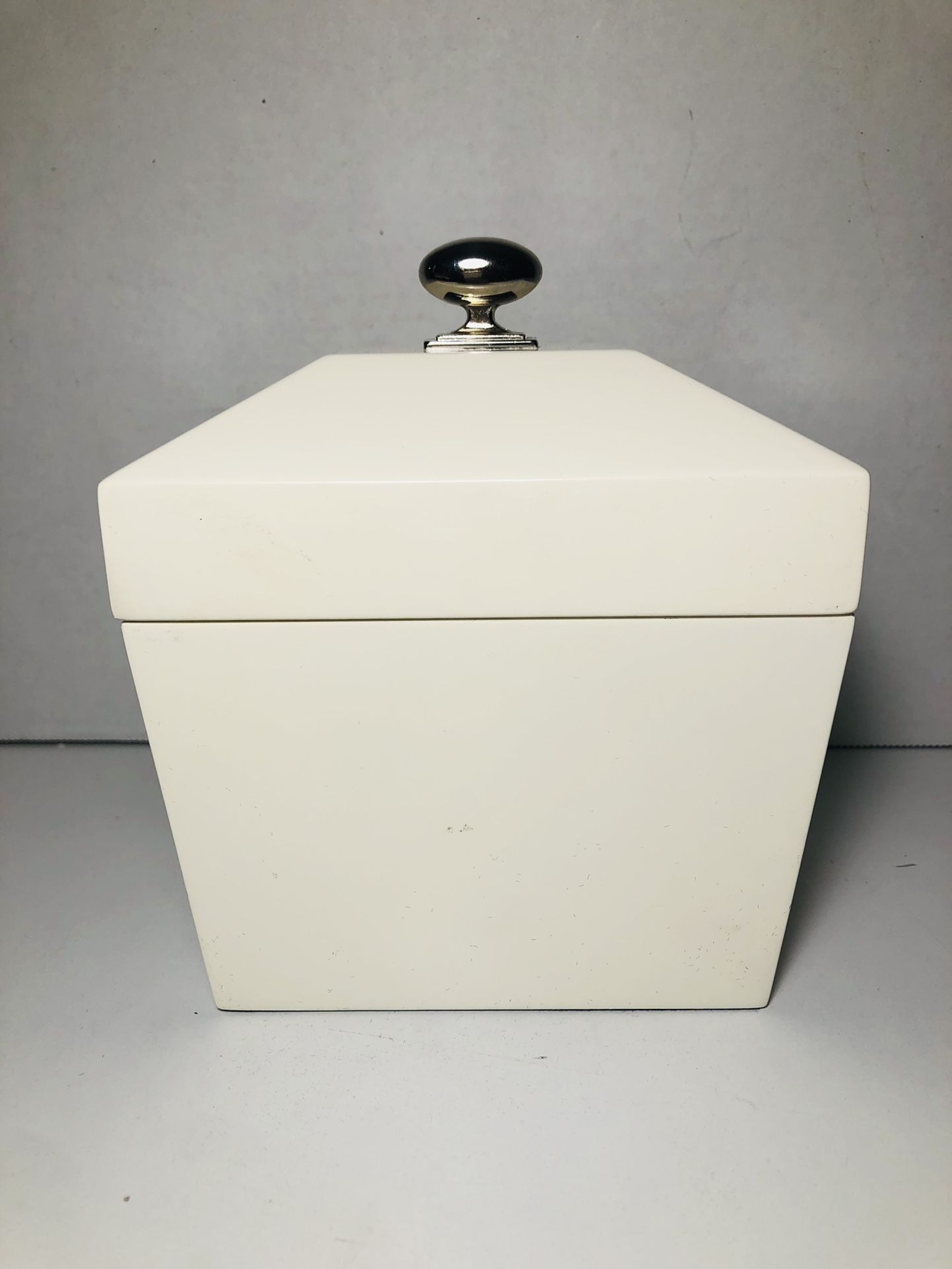 Global Views Lacquered Wood with Silver Handle EXCELLENT CONDITION