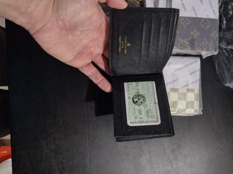 Louis Vuitton Men’s Wallet Like New for Sale in Monroe, WA - OfferUp