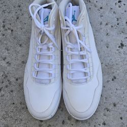 Size 13 Nike 845057-107.     