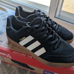 Adidas Tyshawn 1 and Size 9.5