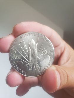 1988 Discovery Space shuttle collectable coin