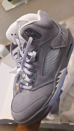 Wolf Grey Jordan 5 sz 10.5 NEW