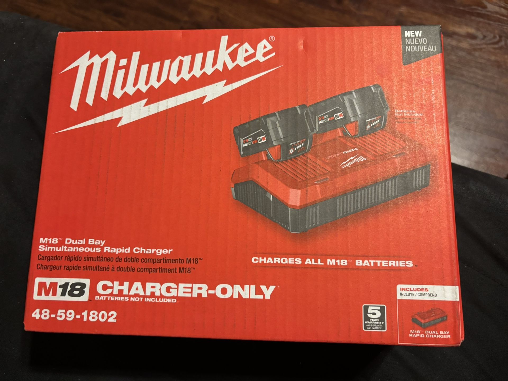 Milwaukee M18™ Dual Bay Simultaneous Rapid Charger 48-59-1802