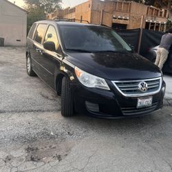 2012 Volkswagen Routan