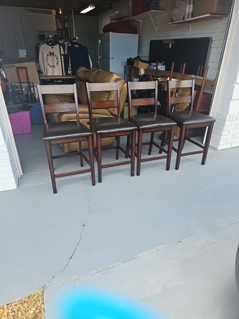4 Counter Height Stools