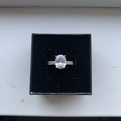 925 Sterling Silver Cubic Zirconia Ring Size 4