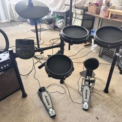 Alesis Nitro Drum Kit +++ Line 6 Amp