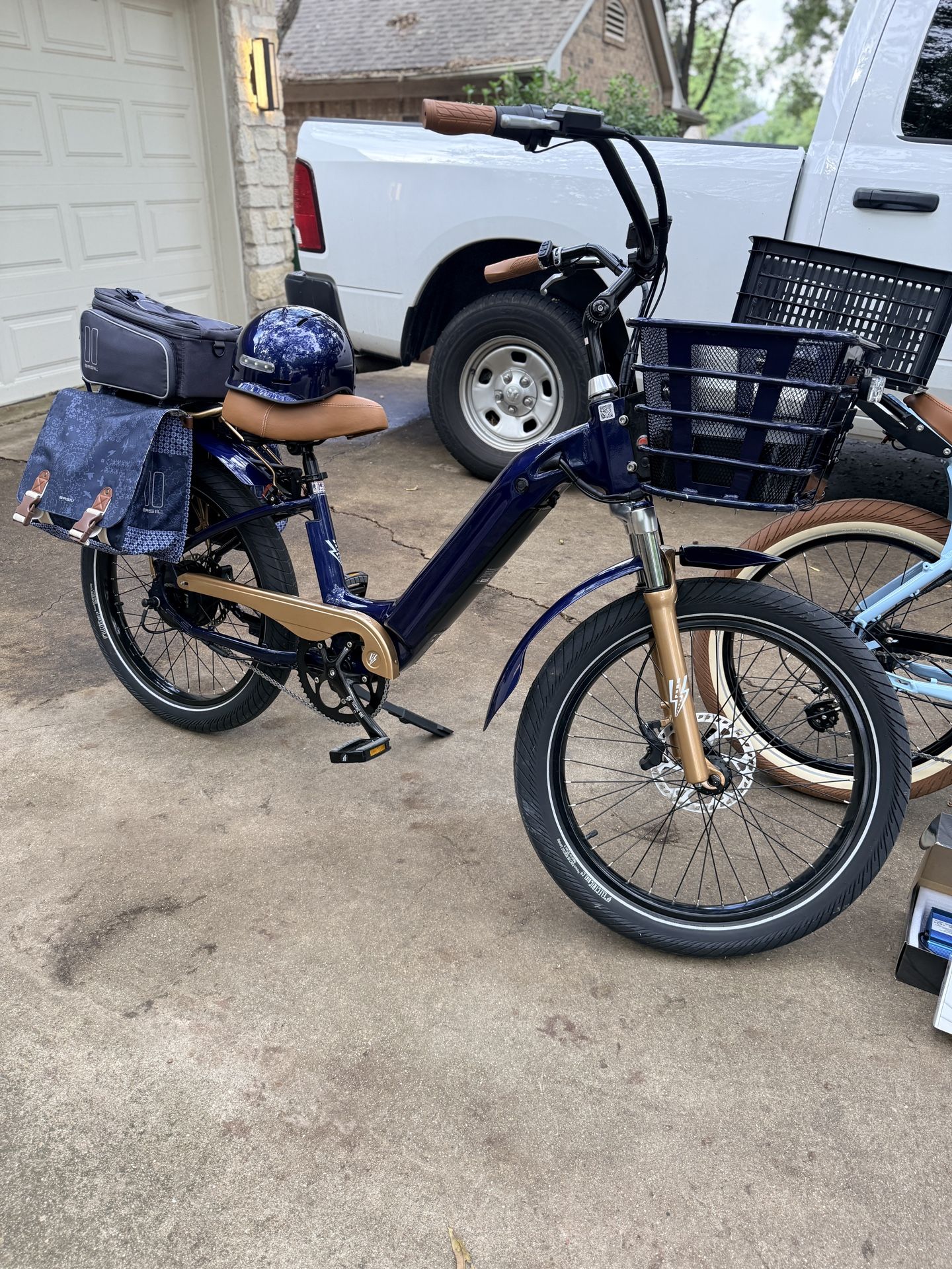 Electric Bike Company Model R – Step-Thru E-Bike | Dual Bags, Smart Battery, Premium Build