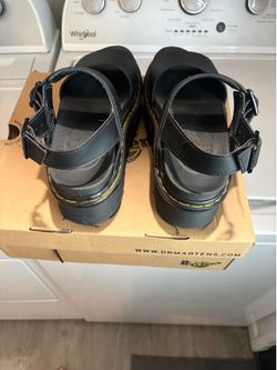 Ladies platform sandels